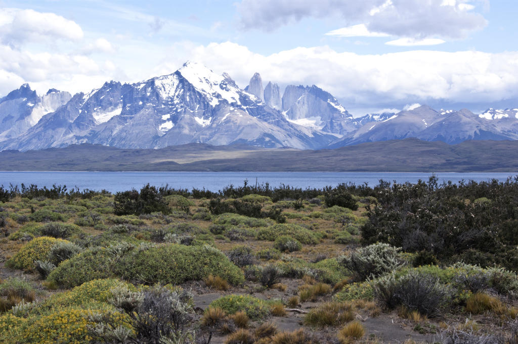 Отель Tierra Patagonia Торрес-дель-Пайне Экстерьер фото